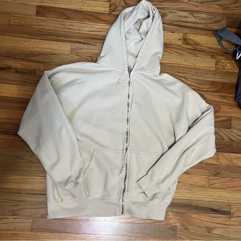 Pac sun cream and white zip up hoodie